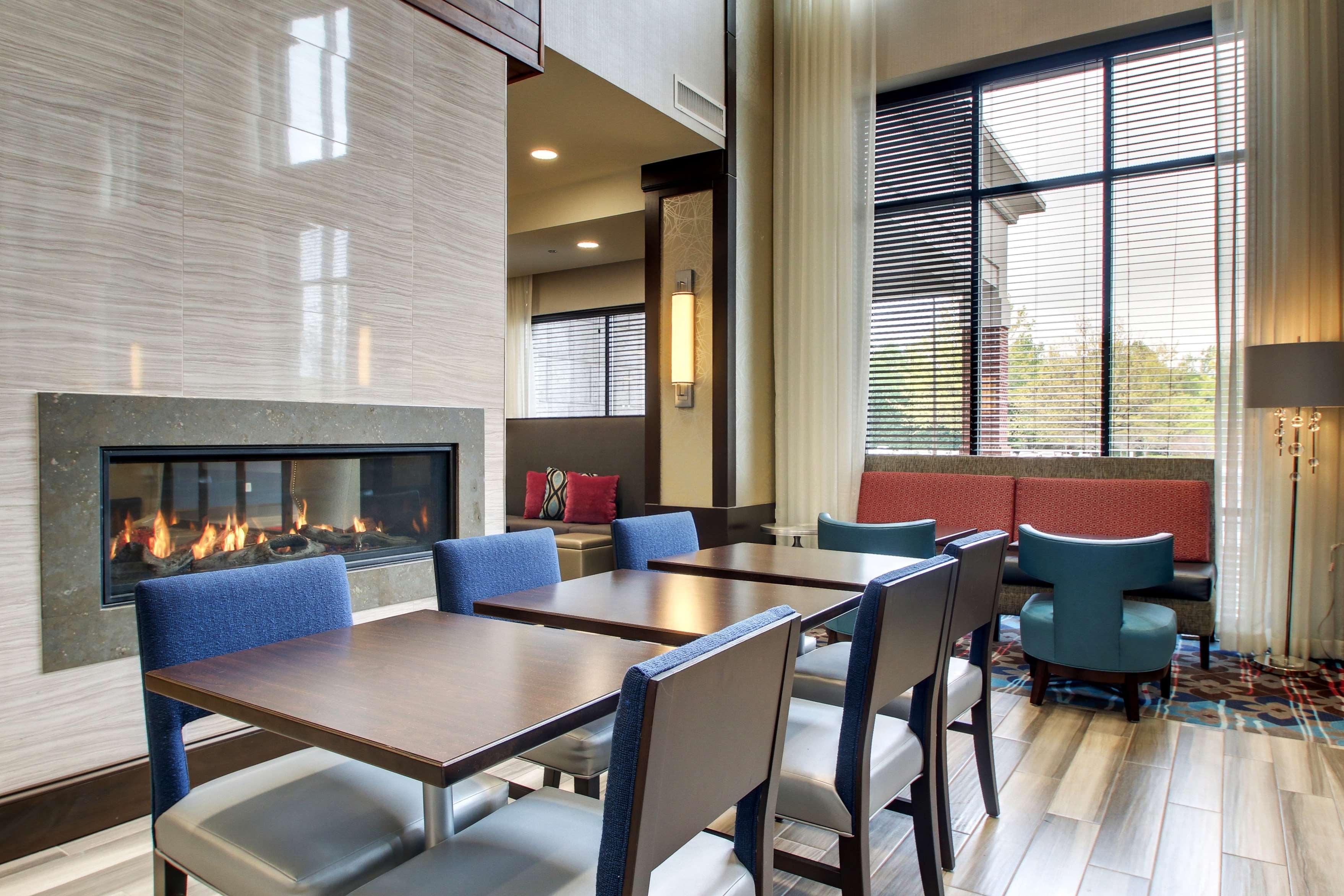 Hampton Inn & Suites Greenville Airport Екстериор снимка