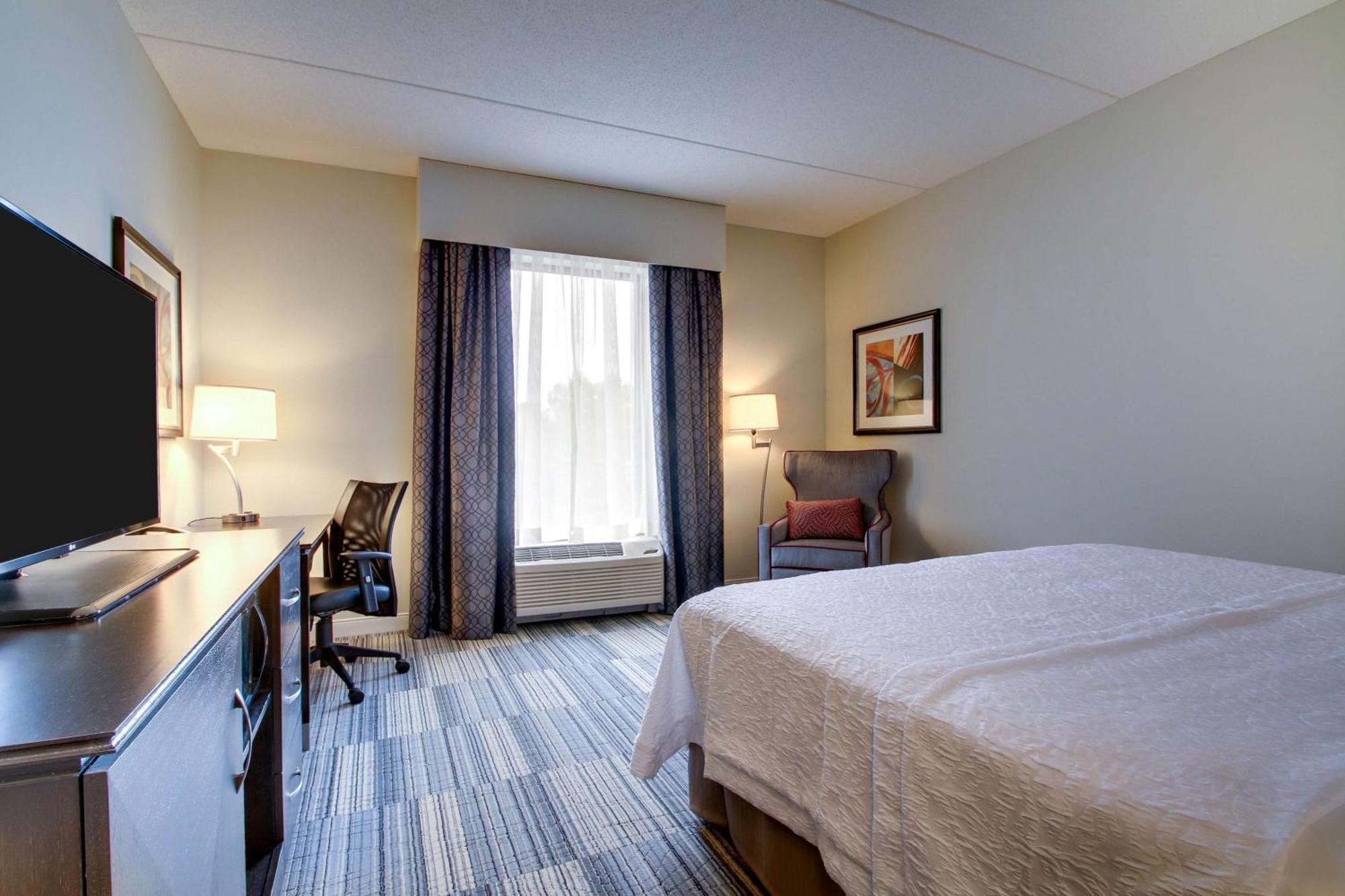 Hampton Inn & Suites Greenville Airport Екстериор снимка