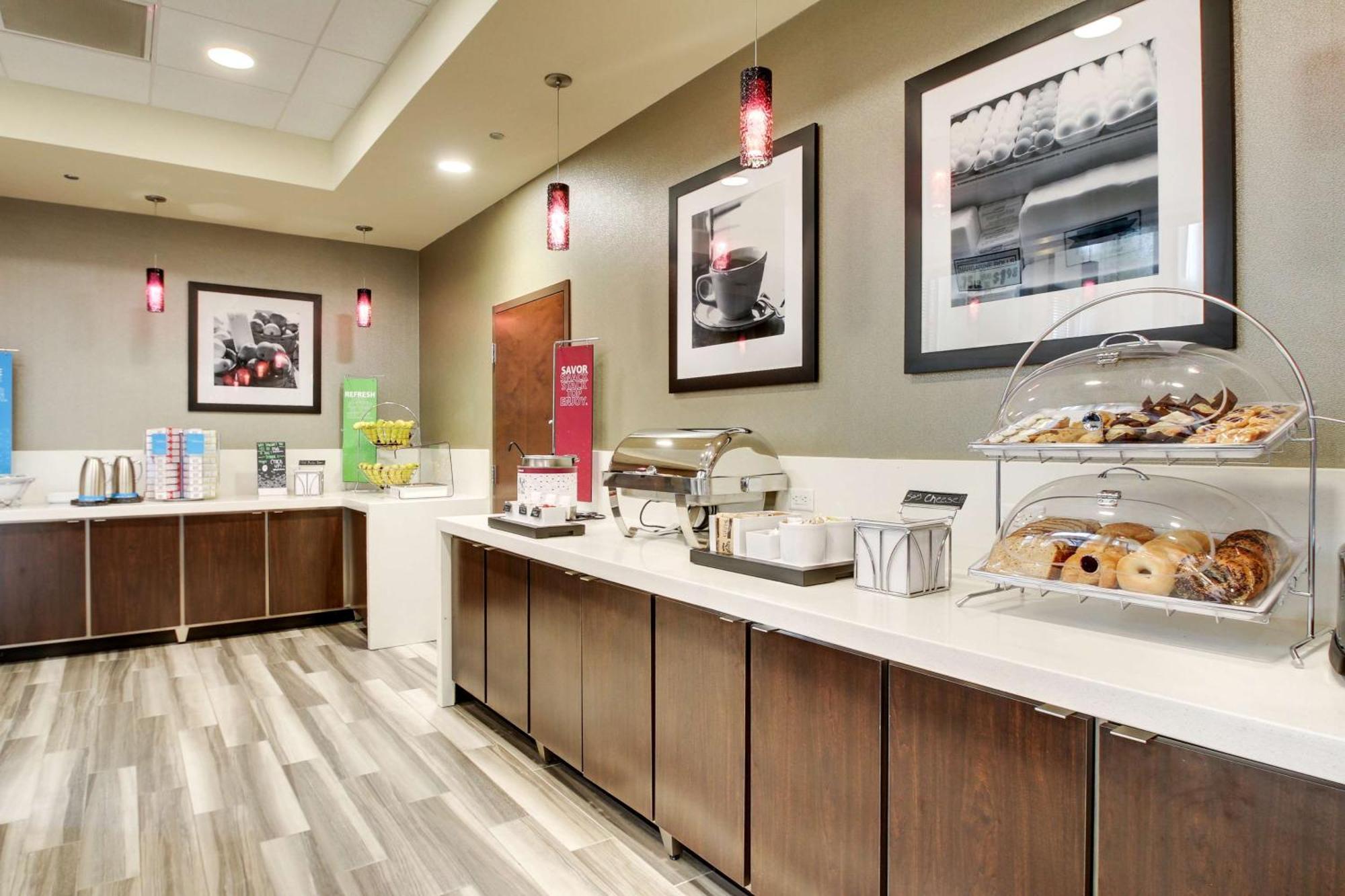 Hampton Inn & Suites Greenville Airport Екстериор снимка
