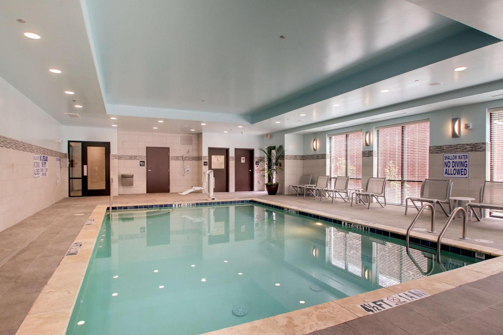 Hampton Inn & Suites Greenville Airport Екстериор снимка
